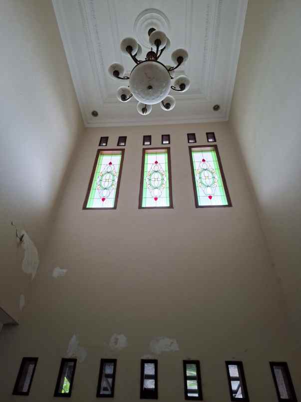 dijual rumah taman galaxy