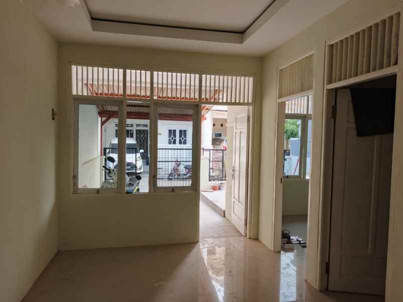 dijual rumah taman harapan baru kota