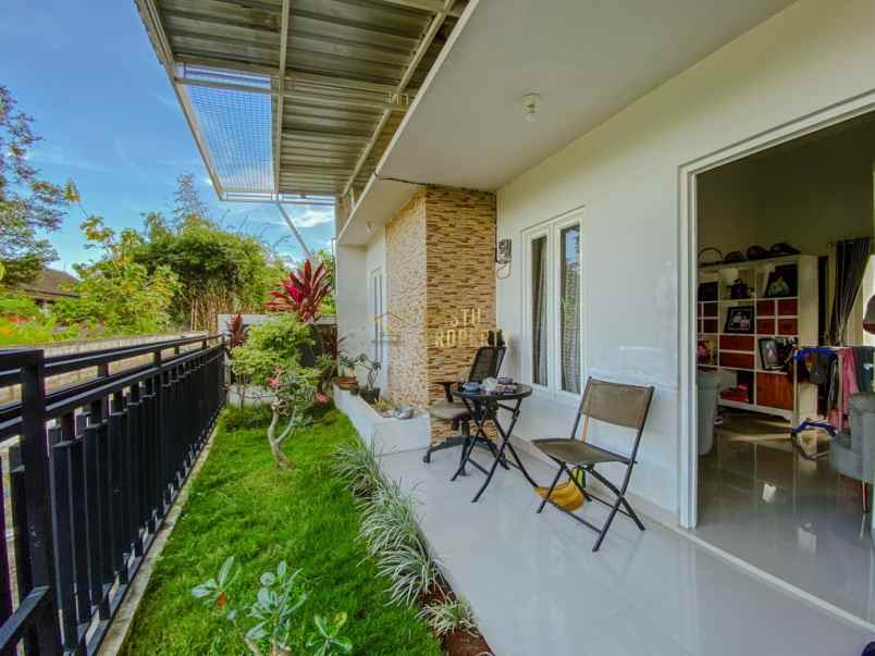 dijual rumah taman martani