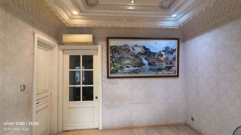 dijual rumah taman palem lestari