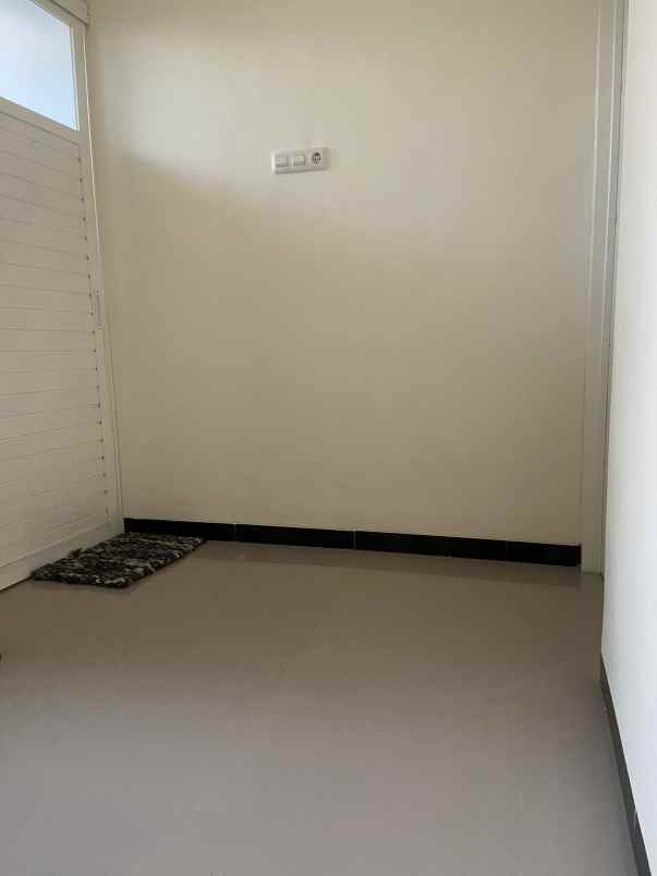 dijual rumah tasikmadu