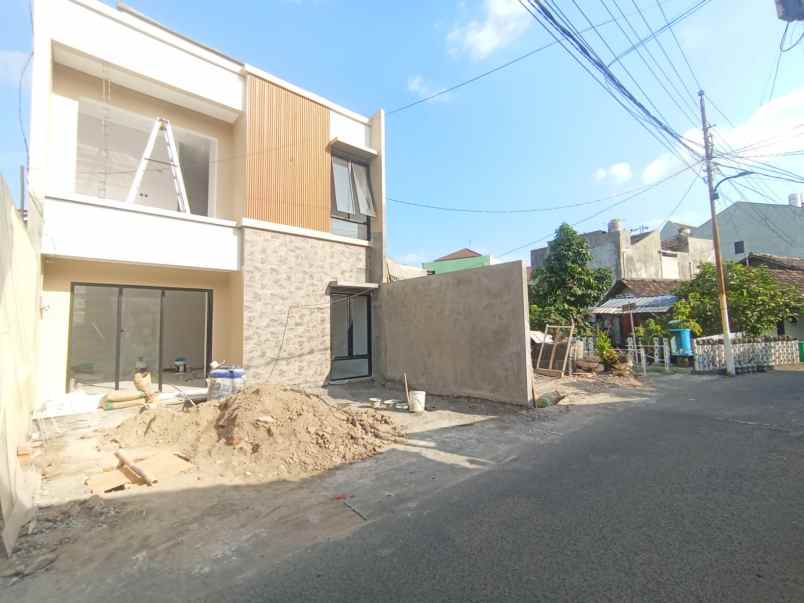 dijual rumah tegalrejo