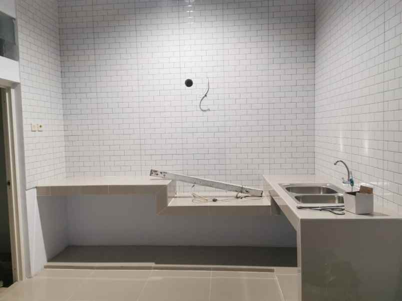 dijual rumah teluk gong jakut hadap utara shm