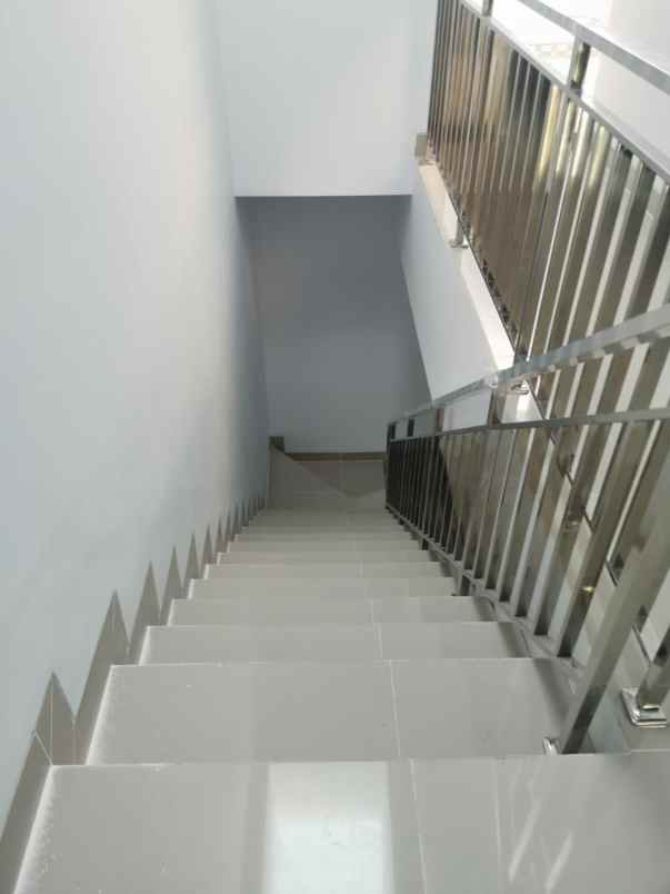 dijual rumah teluk gong jakut hadap utara shm