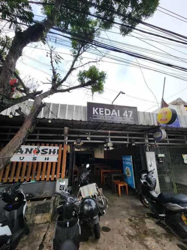 dijual rumah tempat usaha di karawitan