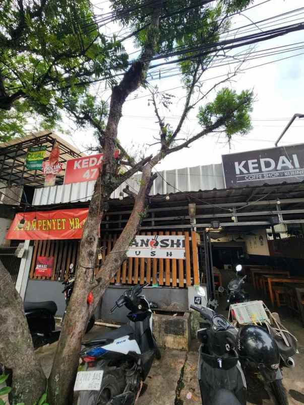 dijual rumah tempat usaha di karawitan