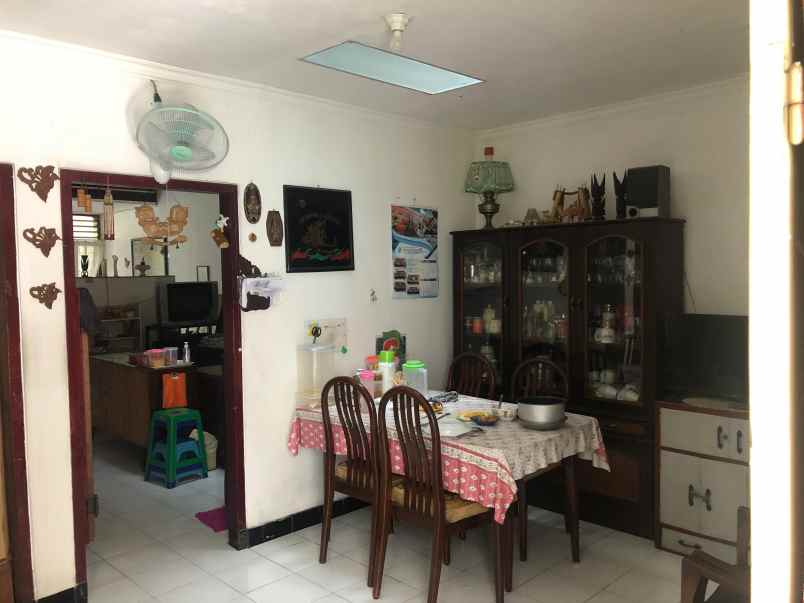 dijual rumah tenggilis mejoy 12