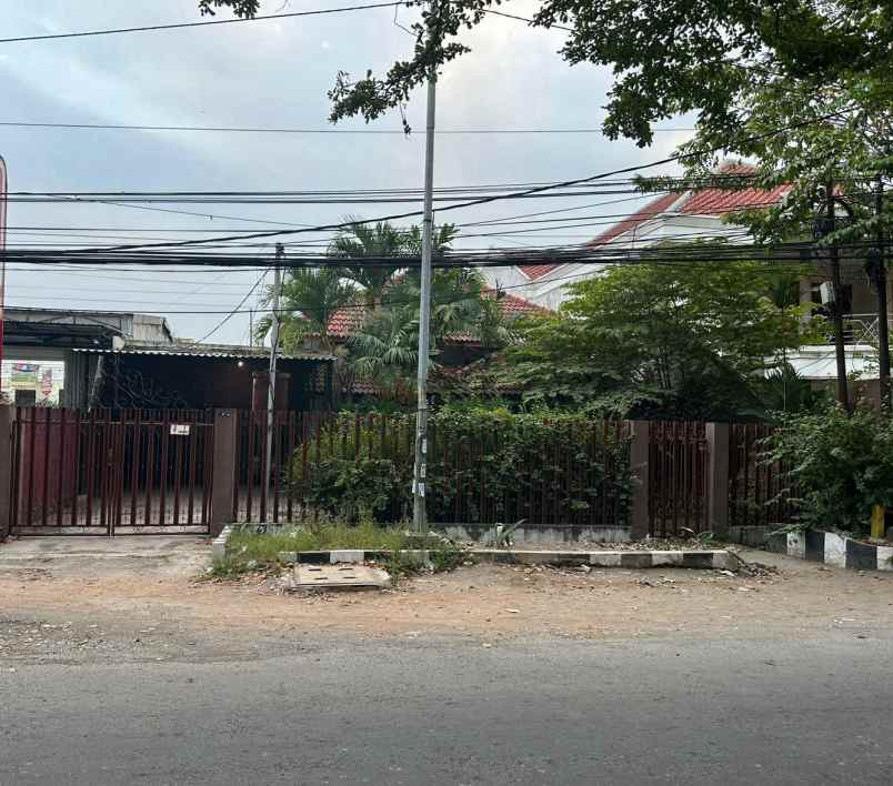 dijual rumah tenggilis mejoyo