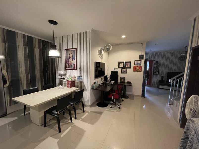 dijual rumah terracce mumbul taman