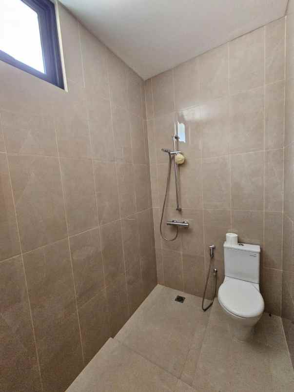 dijual rumah the mahogany residence