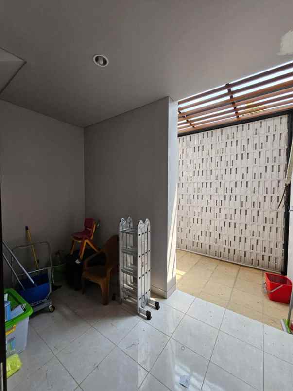 dijual rumah the mahogany residence