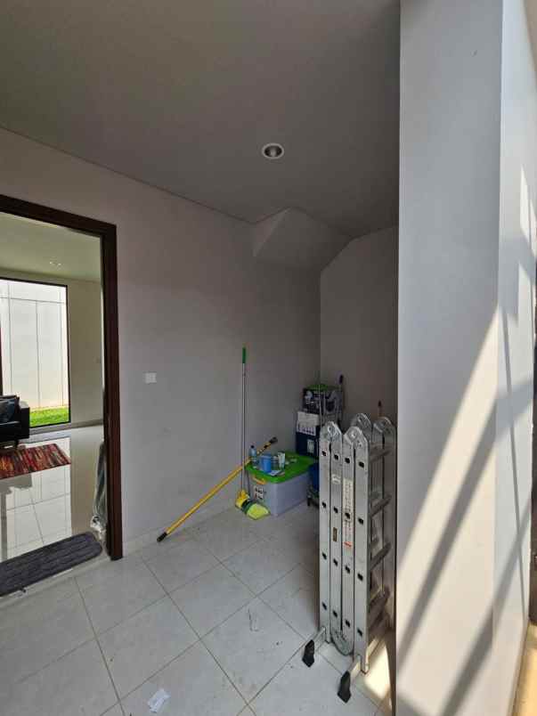 dijual rumah the mahogany residence