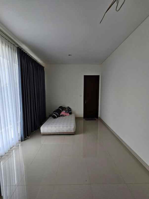 dijual rumah the mahogany residence