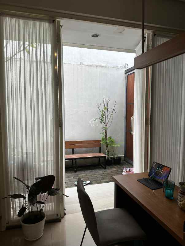 dijual rumah the oz residence