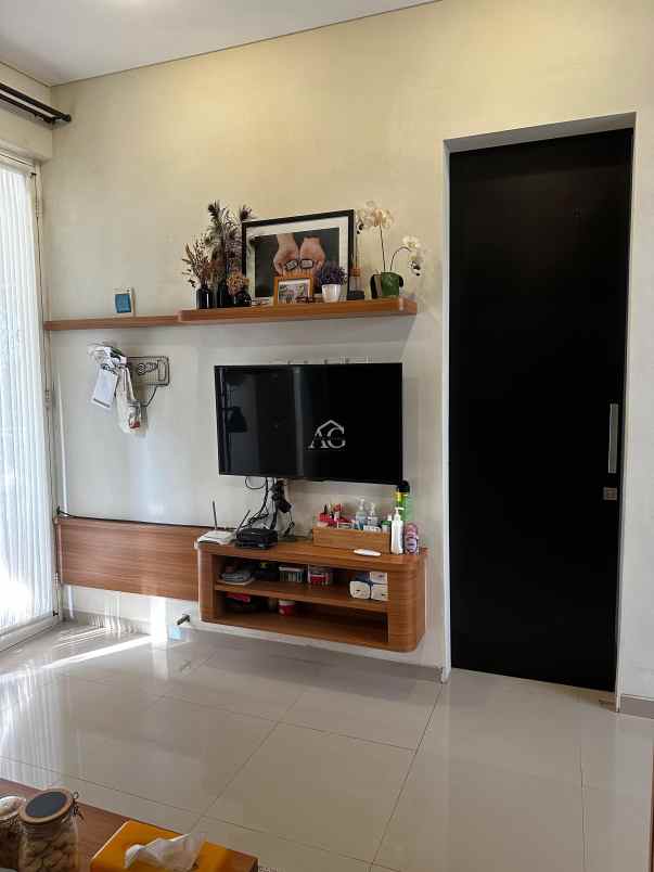 dijual rumah the oz residence