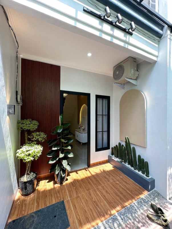 dijual rumah utan kayu