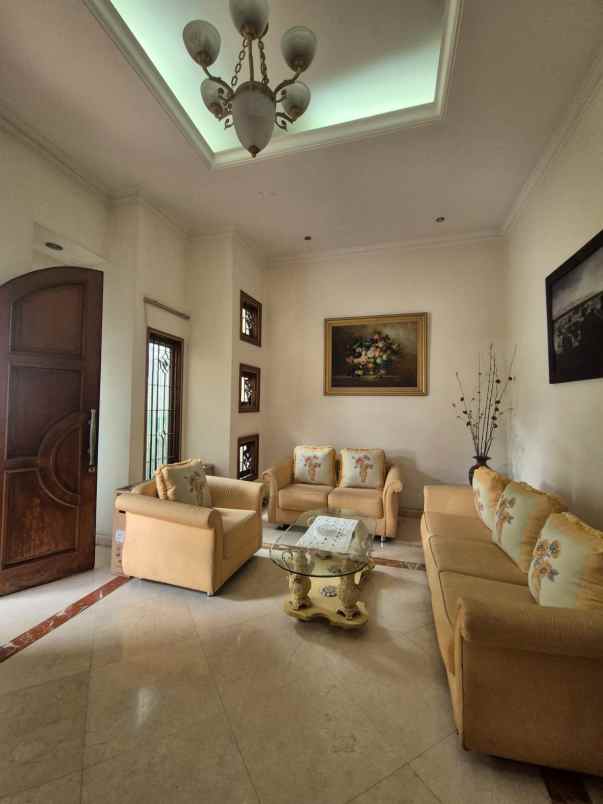 dijual rumah villa gading indah kelapa