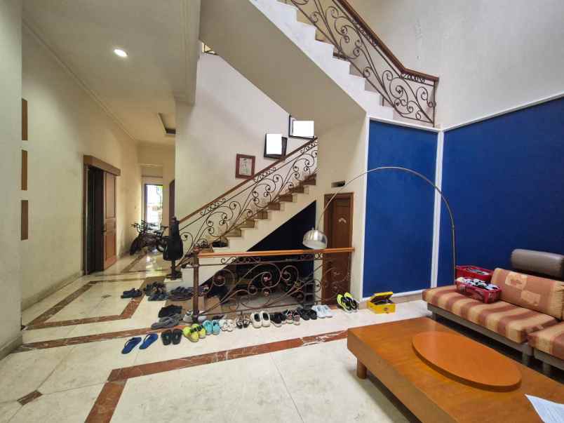 dijual rumah villa gading indah kelapa