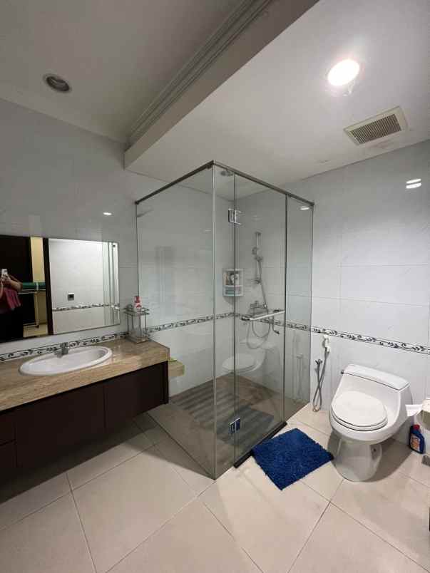 dijual rumah villa grand sungkono