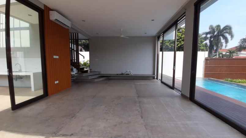 dijual rumah villa jatipadang