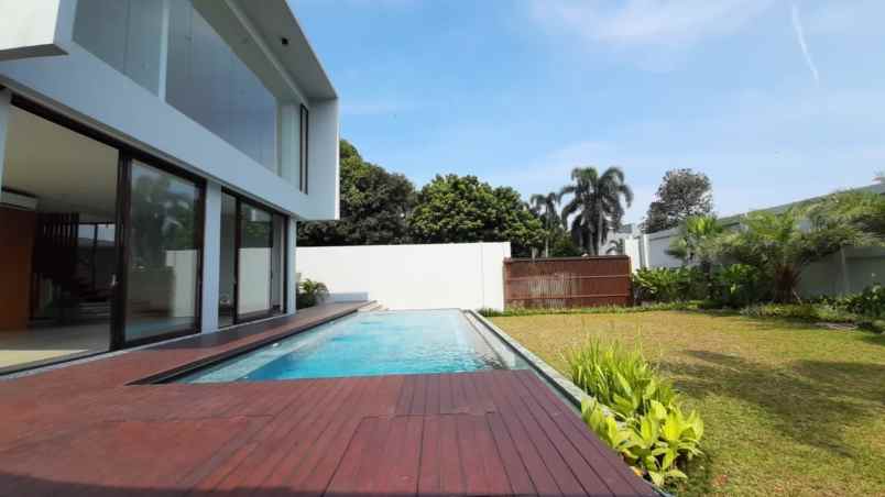 dijual rumah villa jatipadang