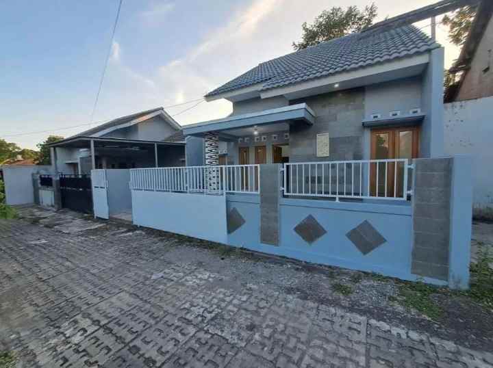 dijual rumah wedomartani ngemplak