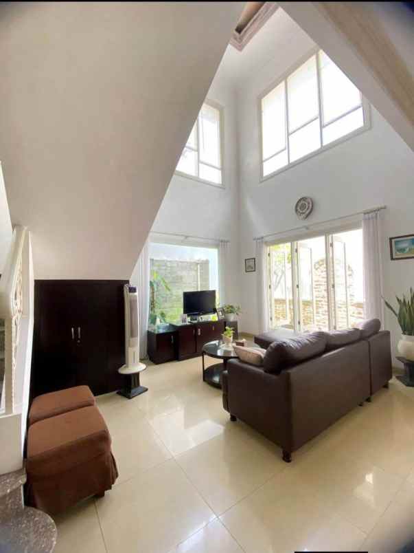 dijual rumah wisata bukit mas