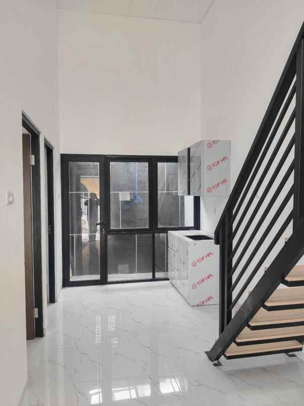 dijual rumah wisma tirta agung