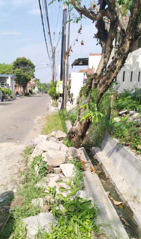 dijual tanah setrategis d komplek