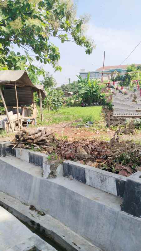 dijual tanah setrategis d komplek