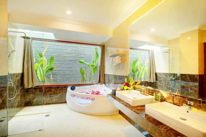 dijual villa alessandra petitenget bali