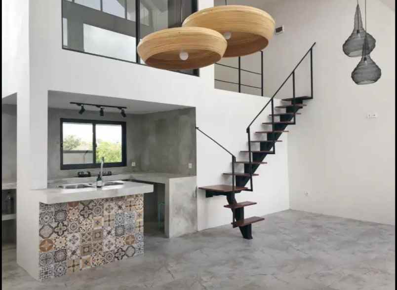 dijual villa bergaya loft loteng