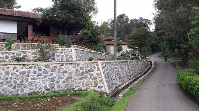 dijual villa bojong