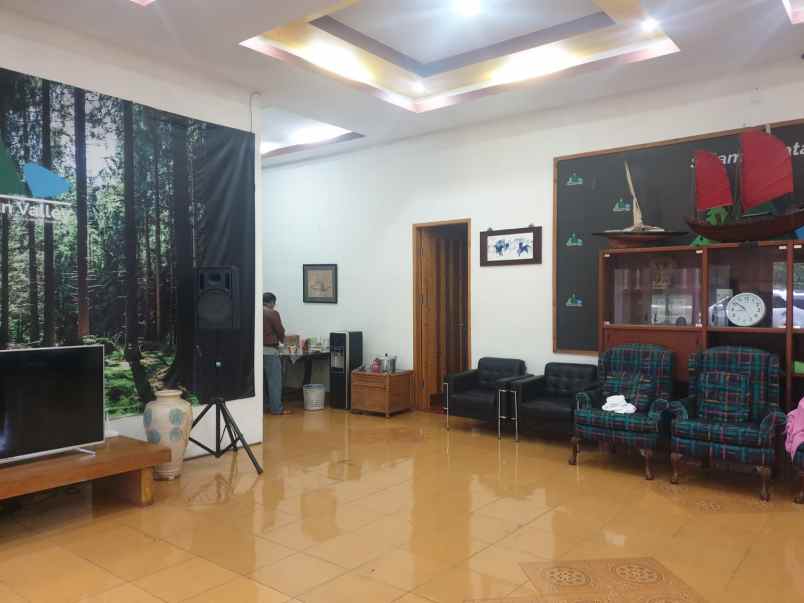 dijual villa desa panunndaan