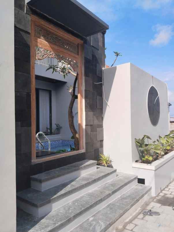 dijual villa jalan nuansa kori