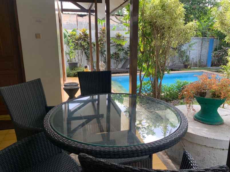 dijual villa jl ngadinegaran