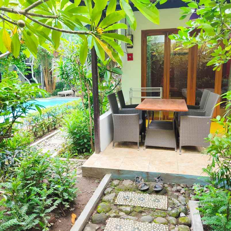 dijual villa jl ngadinegaran