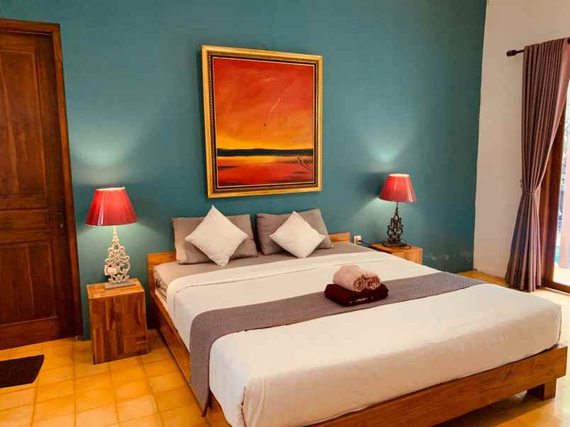 dijual villa jl ngadinegaran