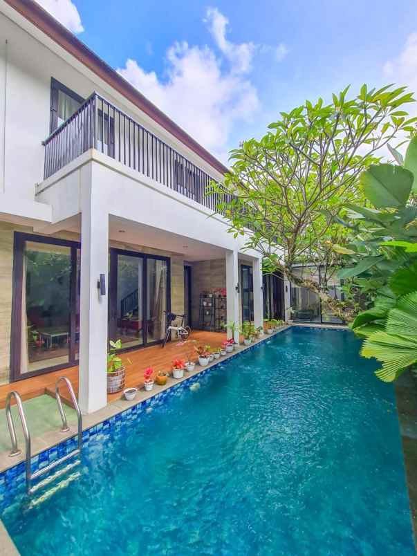 dijual villa kemang