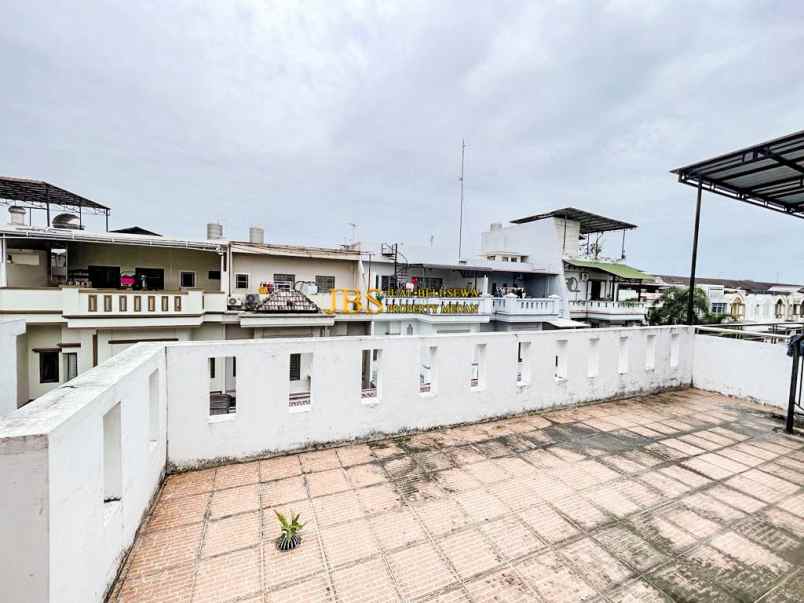 dijual villa komplek cemara asri jalan