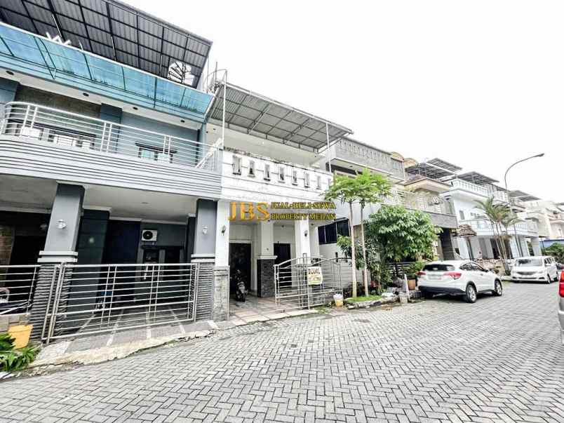 dijual villa komplek cemara asri jalan