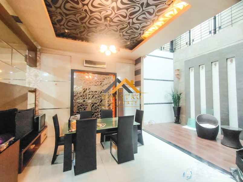 dijual villa komplek cemara asri jalan azalea 3