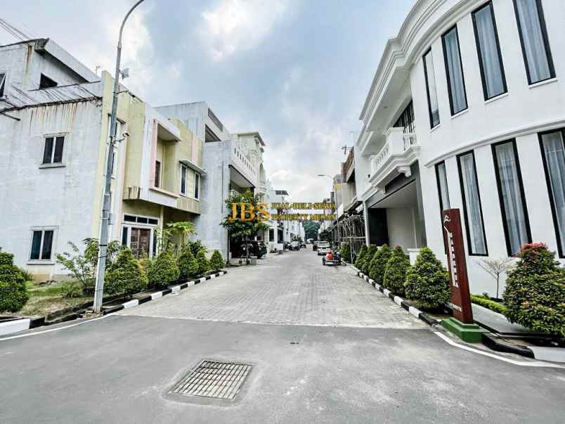 dijual villa komplek grand cemara asri