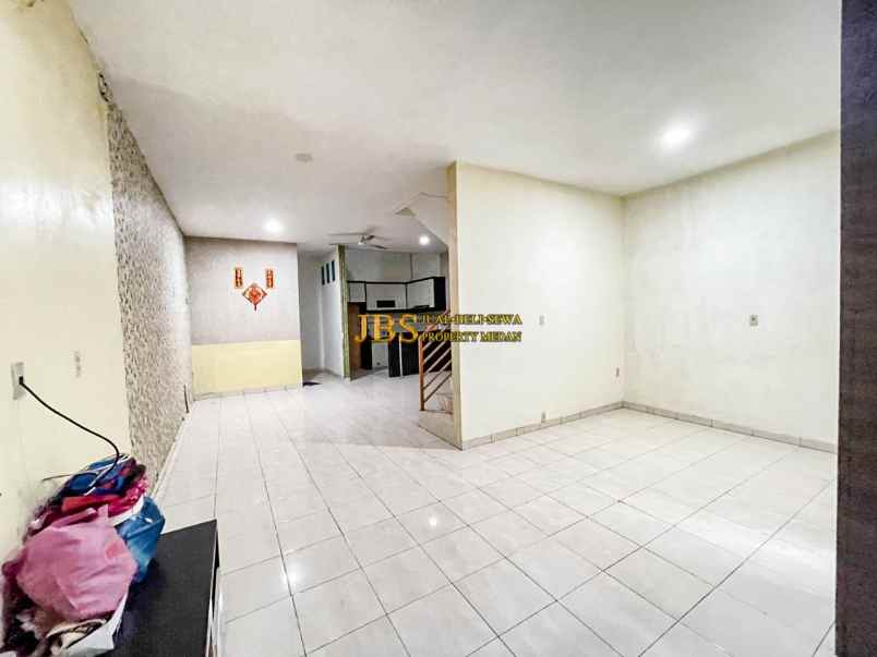 dijual villa komplek mutiara residence