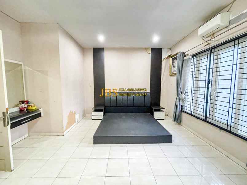 dijual villa komplek mutiara residence