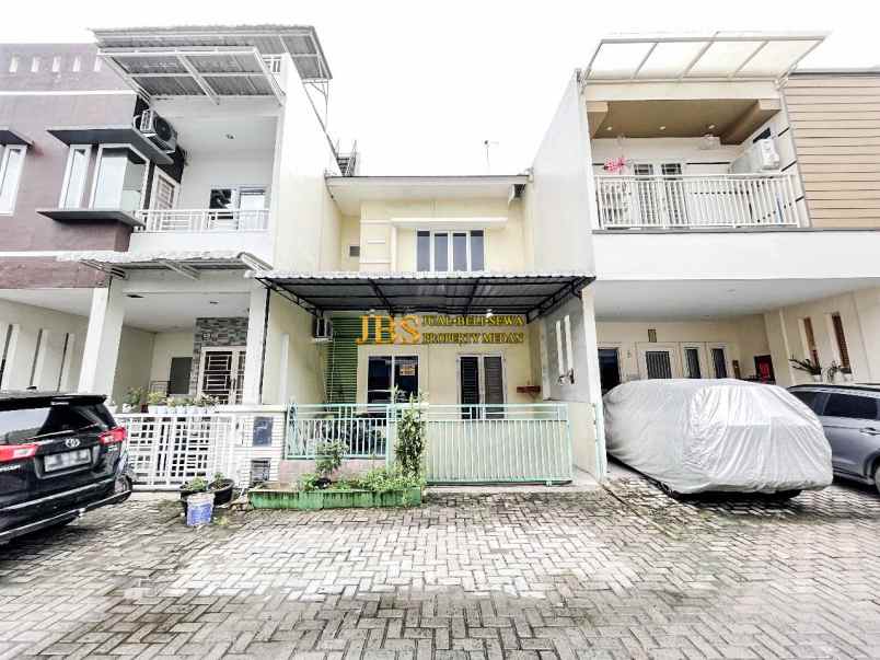 dijual villa komplek mutiara residence