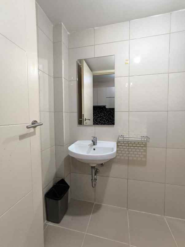 disewakan apartemen orchard lt 26 3br pakuwon mall