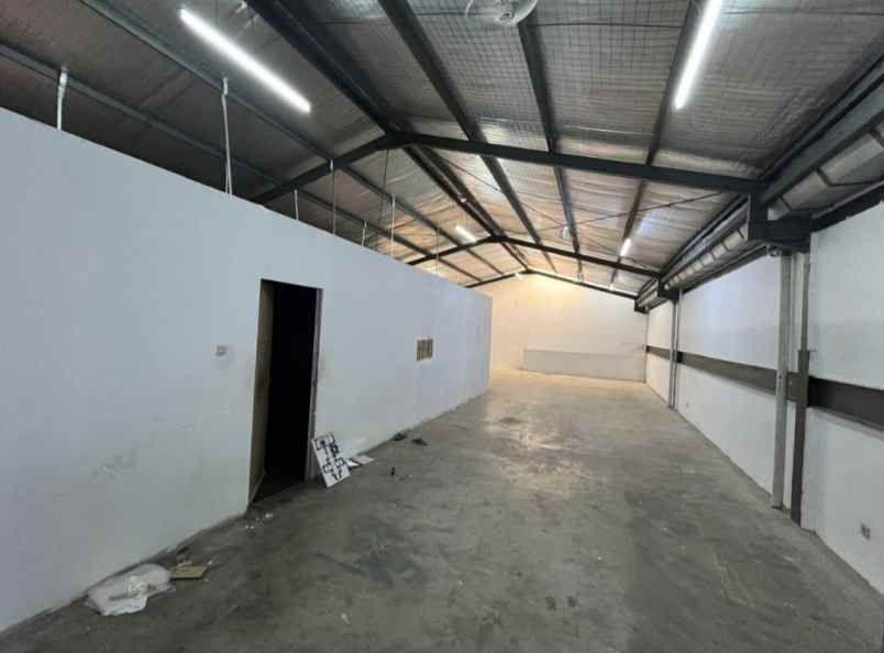 disewakan gudang elang laut sit pik 3 lantai