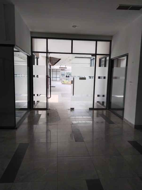 disewakan ruang usaha strategis jaktim