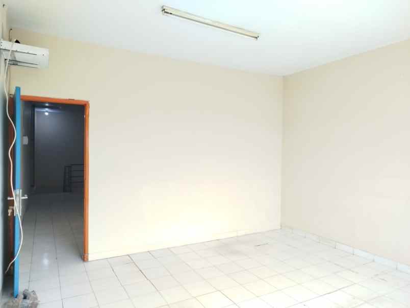 disewakan ruko 2 lantai siap huni dekat graha raya